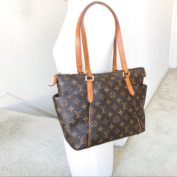 Louis Vuitton Handbags - ✨AUTHENTIC LOUIS VUITTON TOTALLY PM✨